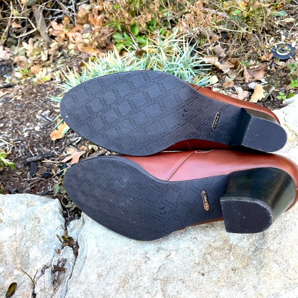 Vionic, Upright Taber, #322, Size 10, Color Toffee - Picture 6 of 8